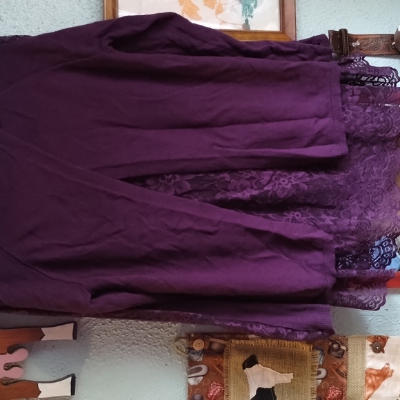 Top - Picture 2 of 3